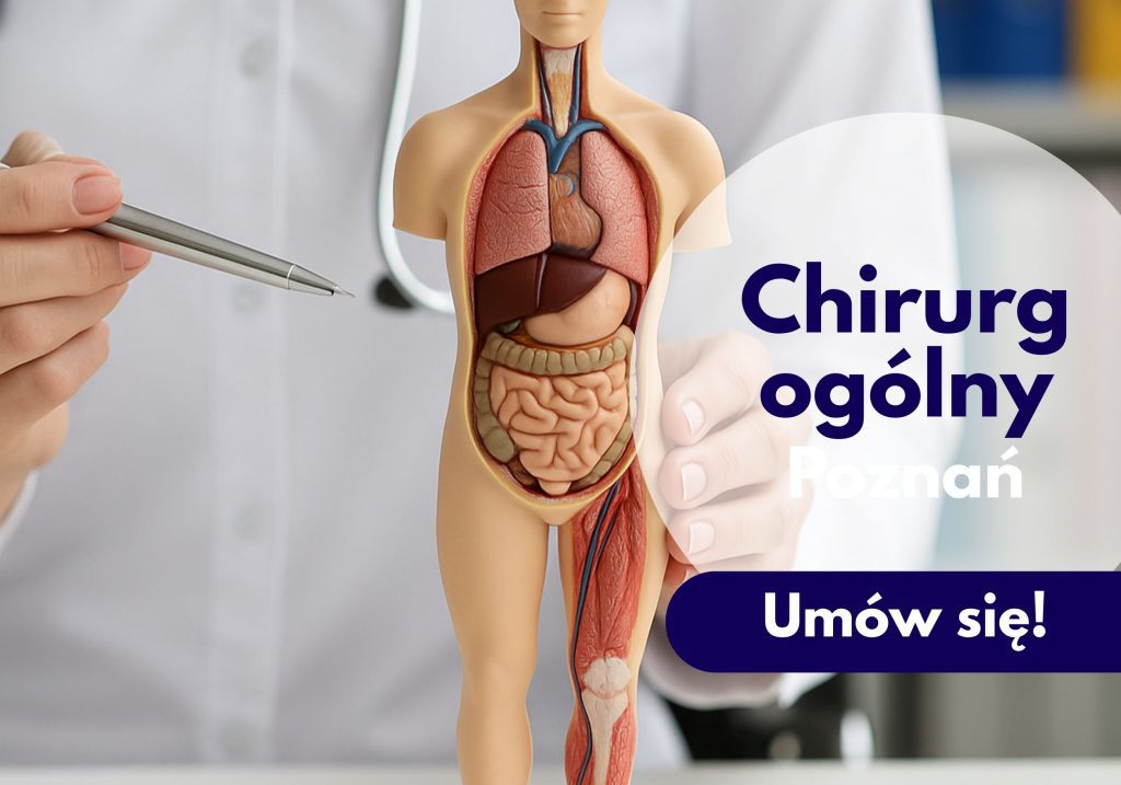 Chirurg ogólny w Centrum Medycznym neoMedica w Poznaniu wskazuje na model ciała człwoieka.