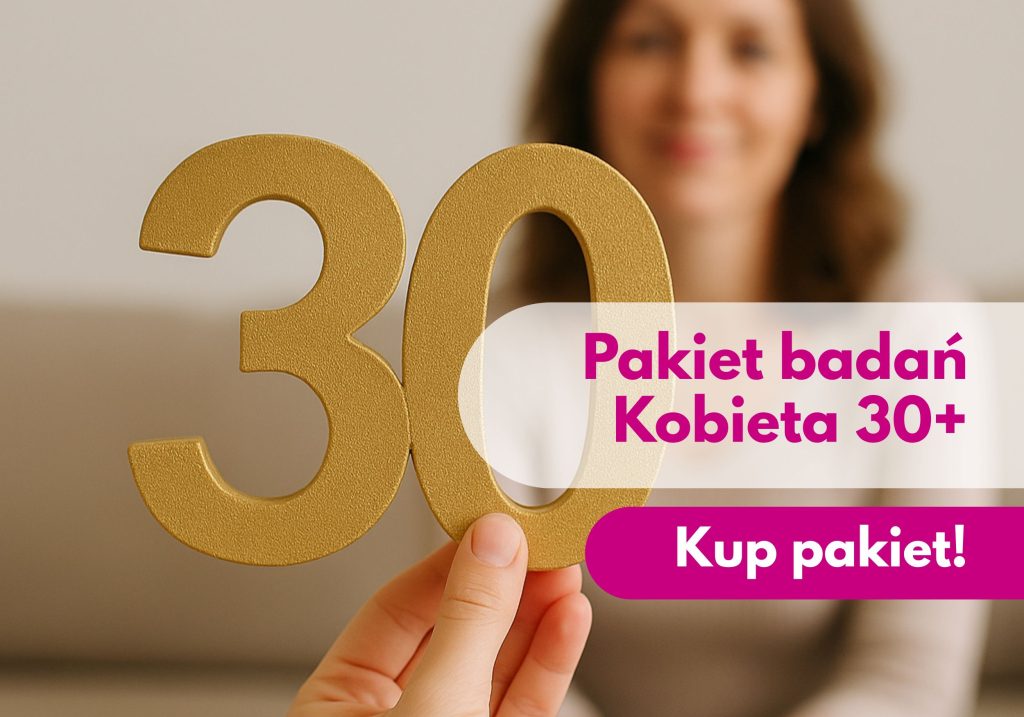 Figurka liczby 30 na pierwszym planie, a w tle zamazana sylwetka kobiety – ilustracja wykorzystywana przez Centrum Medyczne neoMedica w Poznaniu.