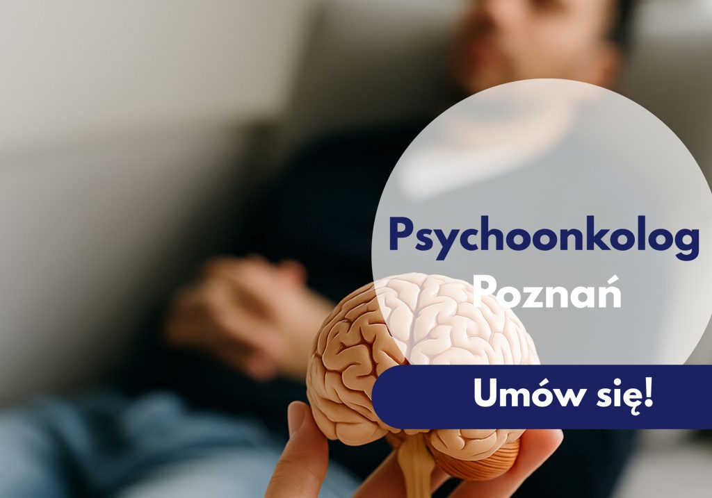 Model mózgu, a w tle zamazana sylwetka mężczyzny na wizycie psychoonkologicznej w Centrum Medycznym neoMedica w Poznaniu.