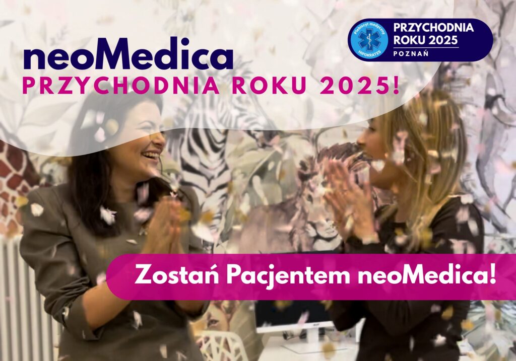 Dwie uśmiechnięte kobiety z unoszącym się w powietrzy konfetii.